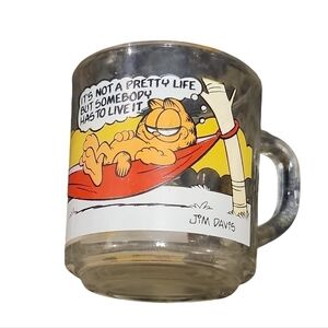 Garfield Characters Glass Mug IT'S NOT A PRETTY LIFE BUT SOMEBODY HAS TO LIVE IT